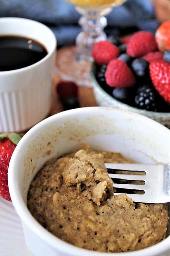 https://thehiddenveggies.com/wp-content/uploads/2017/03/oatmeal-mug-muffin-5.jpg