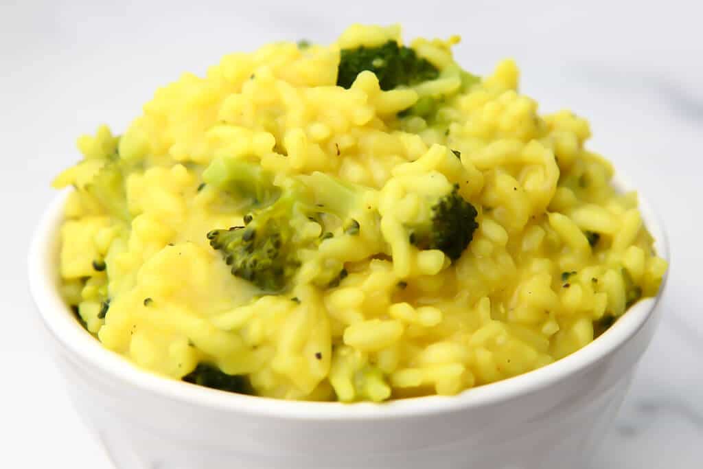 A close up of vegan risotto with broccoli.