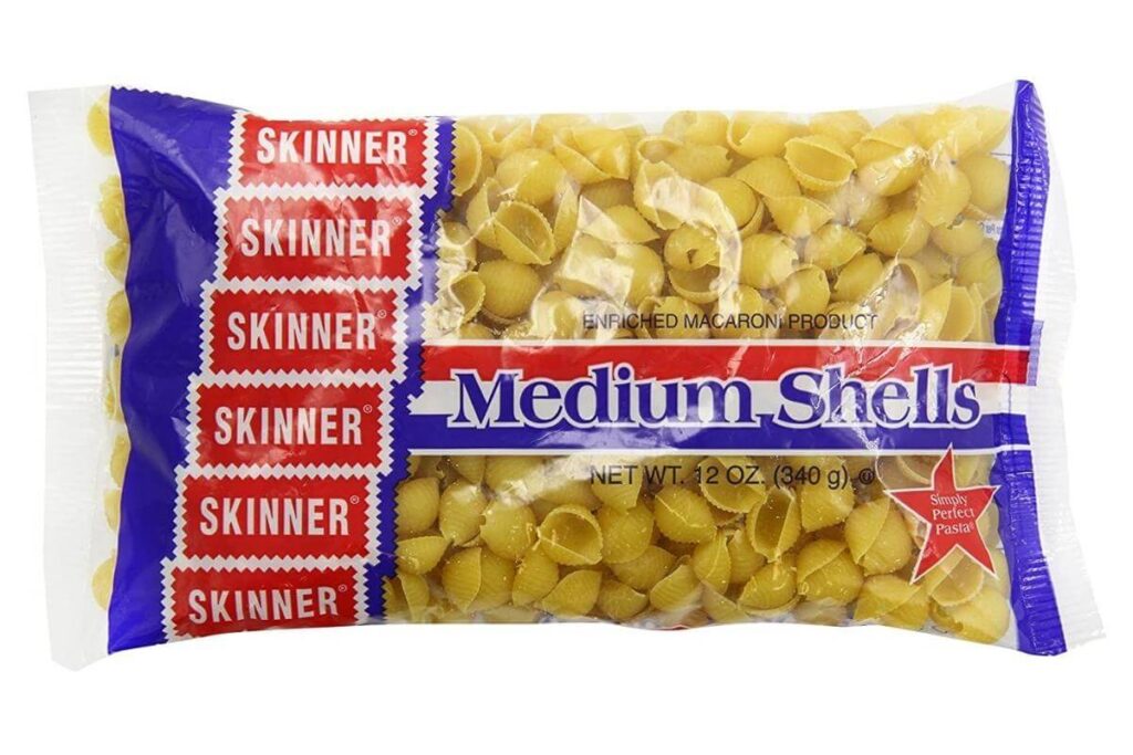 A bag of Skinner brand pasta shells that are vegan.